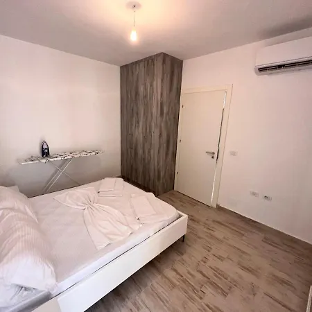 Jeet Apartments Shengjin Beach *